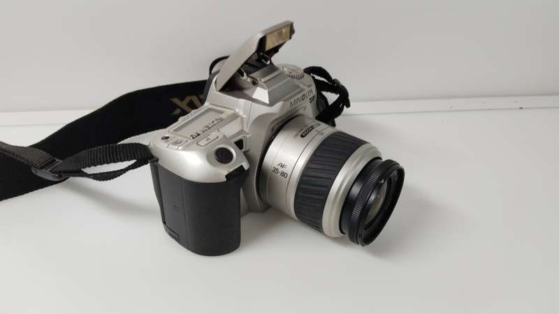 Minolta Dynax 404si SLR Camera with 35-80mm AF lens