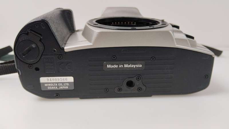 Minolta Dynax 404si SLR Camera with 35-80mm AF lens