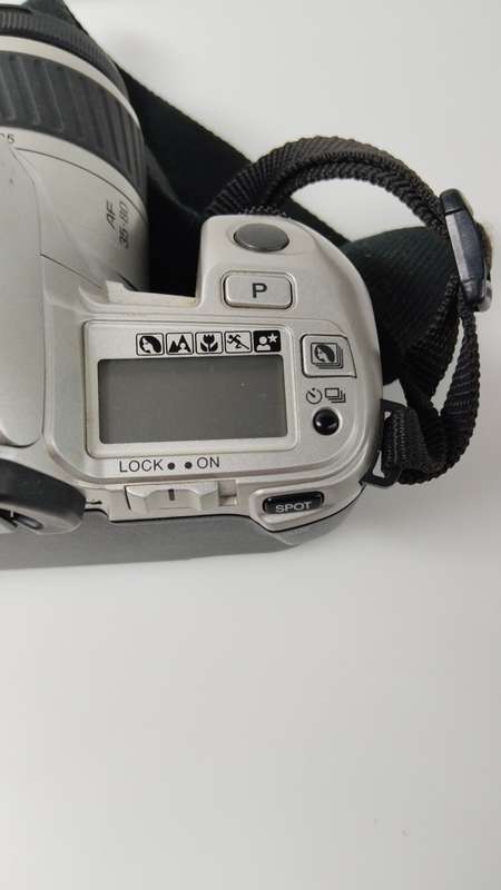 Minolta Dynax 404si SLR Camera with 35-80mm AF lens