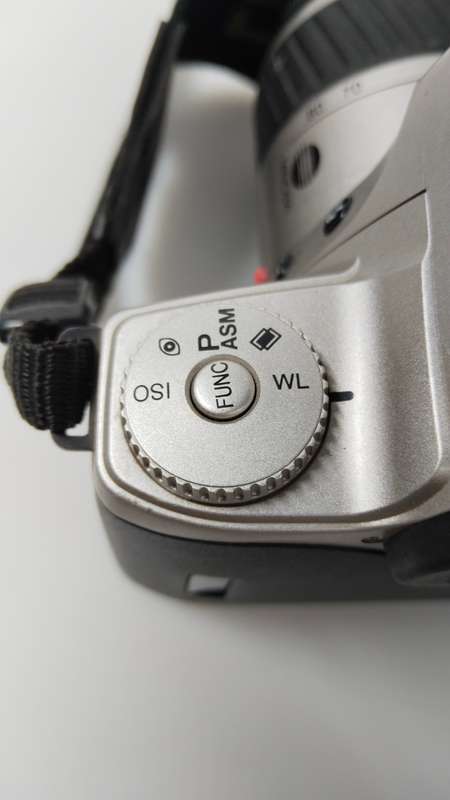 Minolta Dynax 404si SLR Camera with 35-80mm AF lens