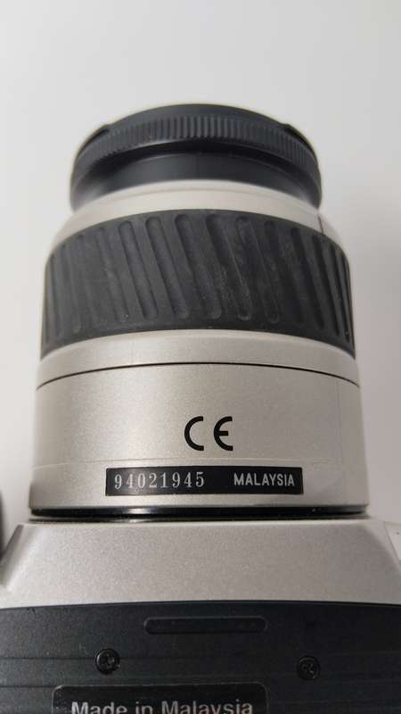 Minolta Dynax 404si SLR Camera with 35-80mm AF lens