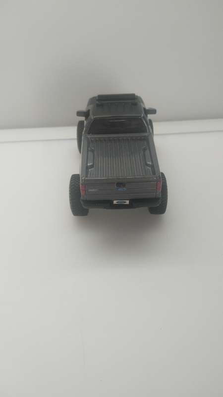 Maisto Ford F-150 XL 1:50 Scale Model
