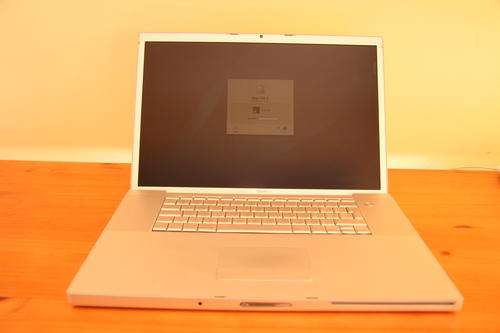 Apple Macbook Pro 17 inch
