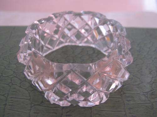 LOVELY CRYSTAL NAPKIN RING