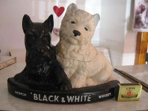 OLD COLLECTABLE SCOTTY DOGS ORNAMENT FOR THE COLLECTOR