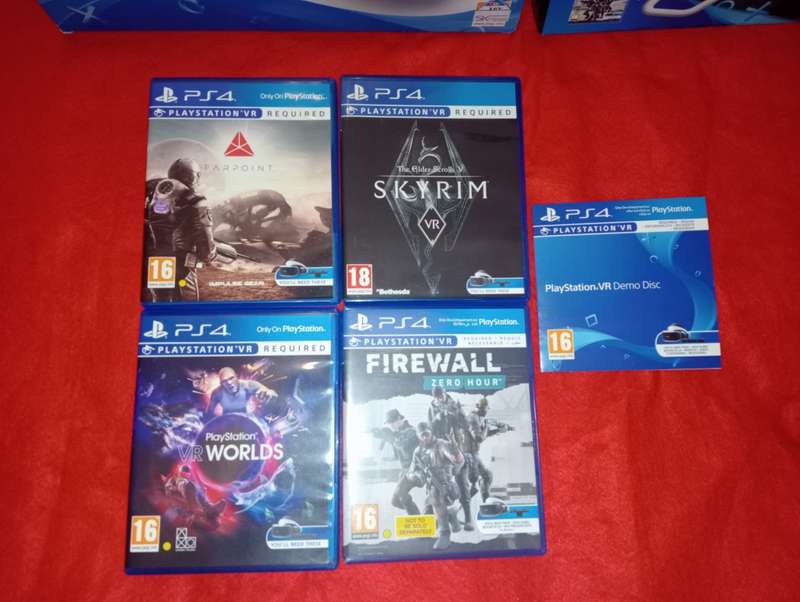 PS4 VR BUNDLE