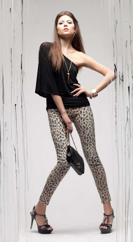 GUESS Madeline One Shoulder Top