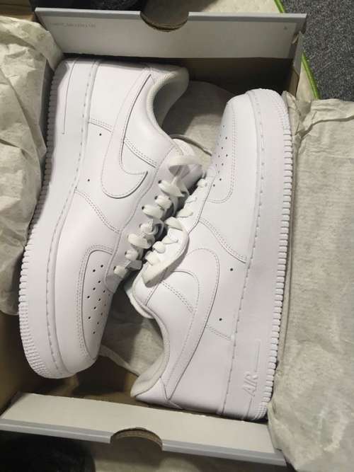 White Nike Air Force 1 | Size 4-9