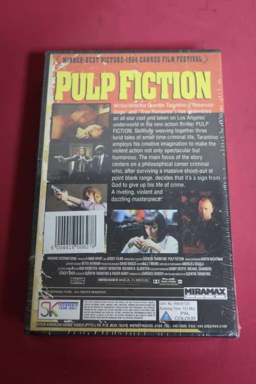 PULP FICTION vhs tape SEALED AND IN PERFECT CONDITION!!!!!!!