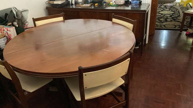 Emboya 4-8 seater dining room table - Antique