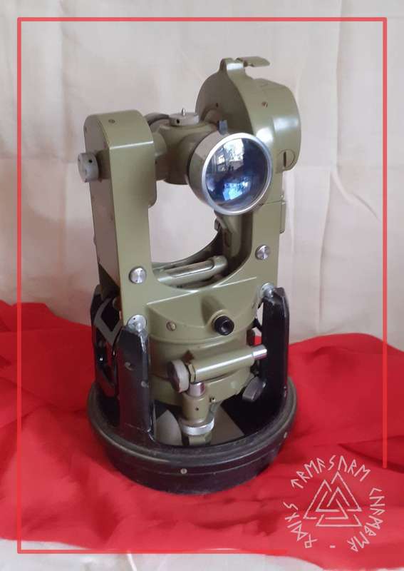 Vintage Wild Heerburgg Switzerland T16E Theodolite (circa 1956-1972)