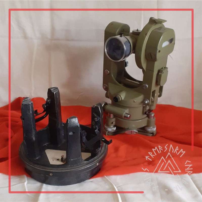 Vintage Wild Heerburgg Switzerland T16E Theodolite (circa 1956-1972)