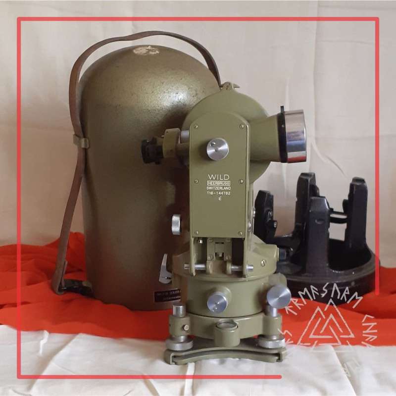 Vintage Wild Heerburgg Switzerland T16E Theodolite (circa 1956-1972)
