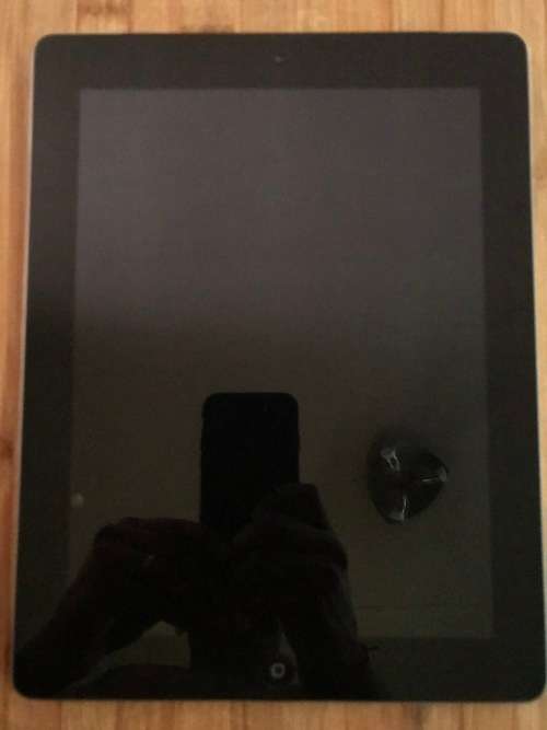 Apple iPad 3rd generation 32GB Black (WiFi + Cellular) and Free Smart Cover
