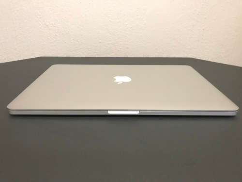 Apple MacBook Pro 15" i7 2.3GHz Retina Display** 8GB** 256 SSD***