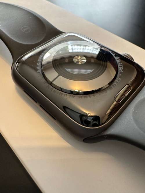 Apple Watch Series 4 44mm GPS Only Space Grey