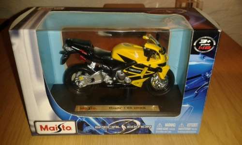 Collection of Assorted Die-Cast Models
