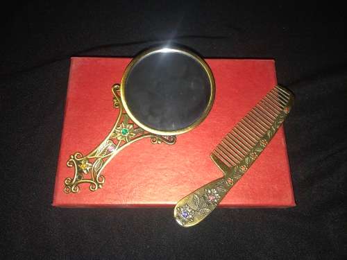 MIRROR COMB GIFT SET IN GIFT BOX  -   Costume Jewellery ) -  SAME DAY SHIPPING  !!!!