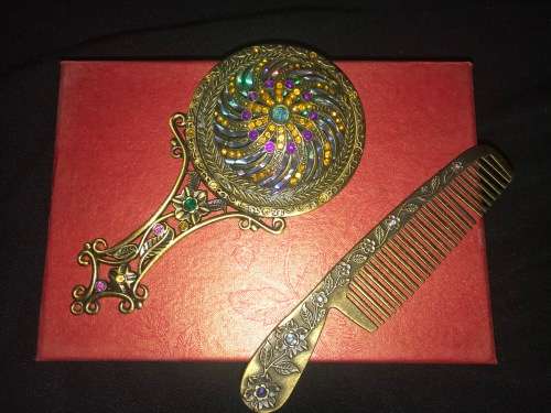 MIRROR COMB GIFT SET IN GIFT BOX  -   Costume Jewellery ) -  SAME DAY SHIPPING  !!!!