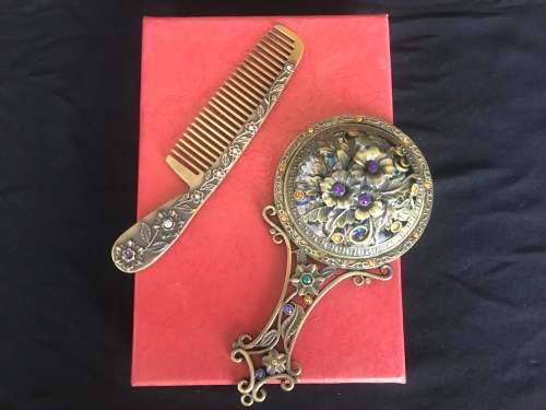MIRROR and COMB SET IN GIFT BOX -   Costume Jewellery  -   SAME DAY SHIPPING !!!
