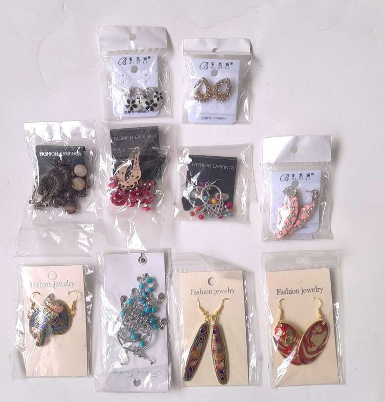 Costume Jewellery : 10 PIECE SET WOMEN EARRINGS -   DEAL 07