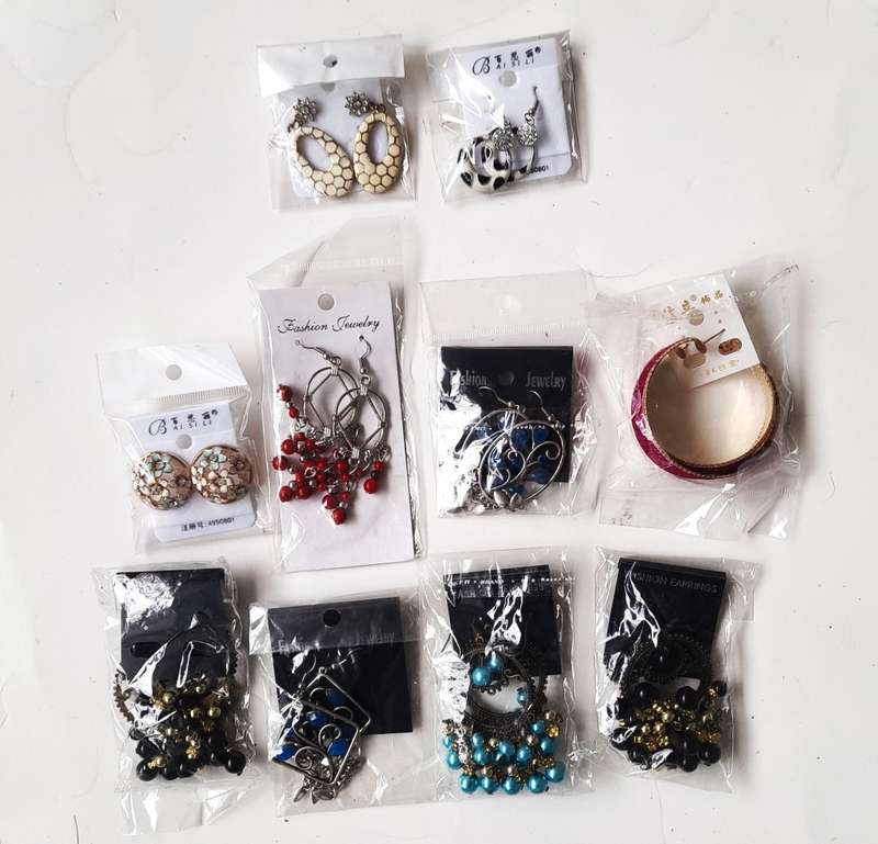 Costume Jewellery : 10 PIECE SET WOMEN EARRINGS -   DEAL 08