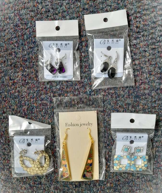 Costume Jewellery : 5 PIECE SET WOMEN EARRINGS -   DEAL 101