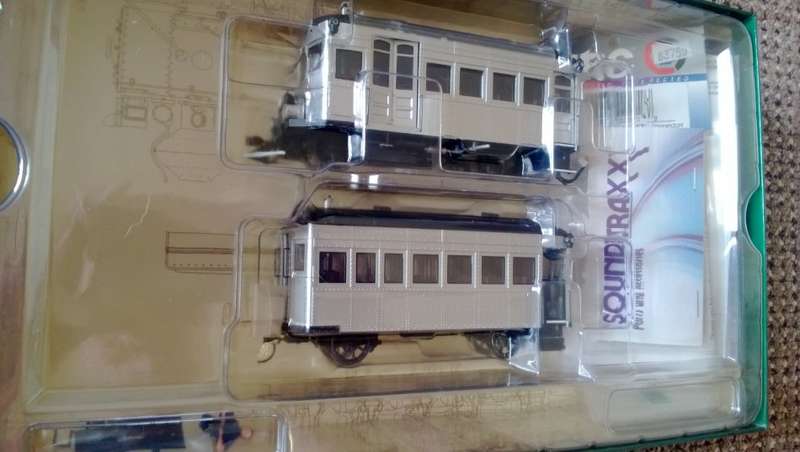 Bachmann On30 Railbus & Trailer