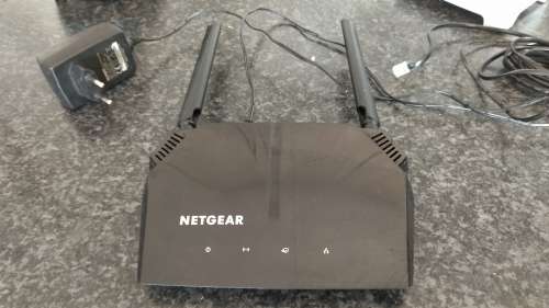 5GHZ Netgear AC1200 Fibre WiFi router fantastic speed R6120 Up to 1200mbps