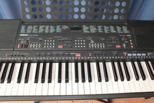 Keyboard - Yamaha PSR-500 - With Touch Response and Midi Recording