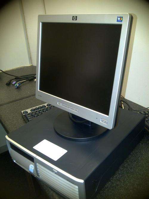 HP DC7700 desktop plus Monitor (bargain)