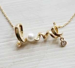 ** SPECIAL!!! ***Gorgeous LOVE Detail Necklace Gold Plated**