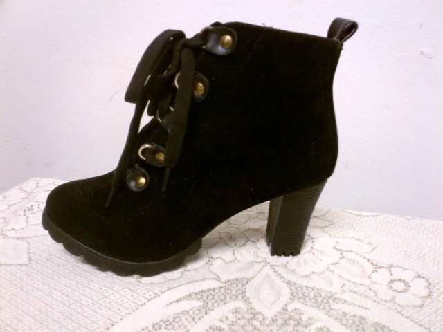 Sexy Ladies Black Ankle Boots Size 5 LAST PAIR - Faux Suede + FREE GIFT!