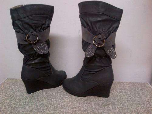 End Of Winter SALE!! Ladies Bow Detailed Grey boots Only 1 pair left!!