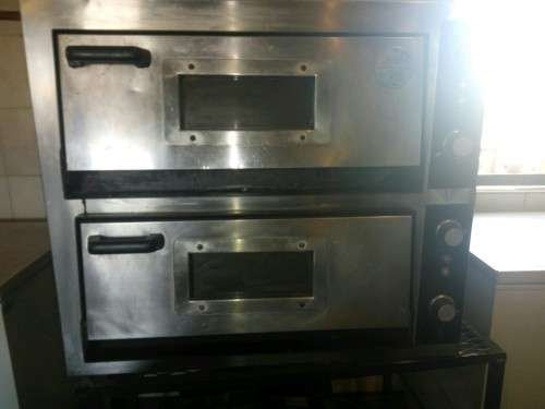 Pizza oven