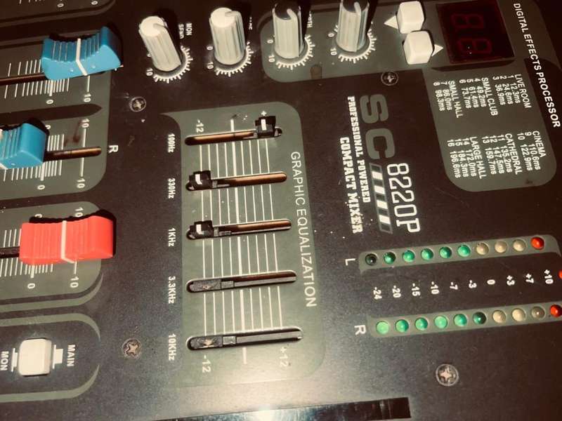 Hybrid 8 Channel Analogue Mixer