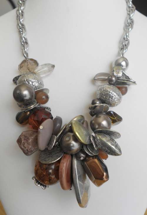 DESIGNER NECKLACE