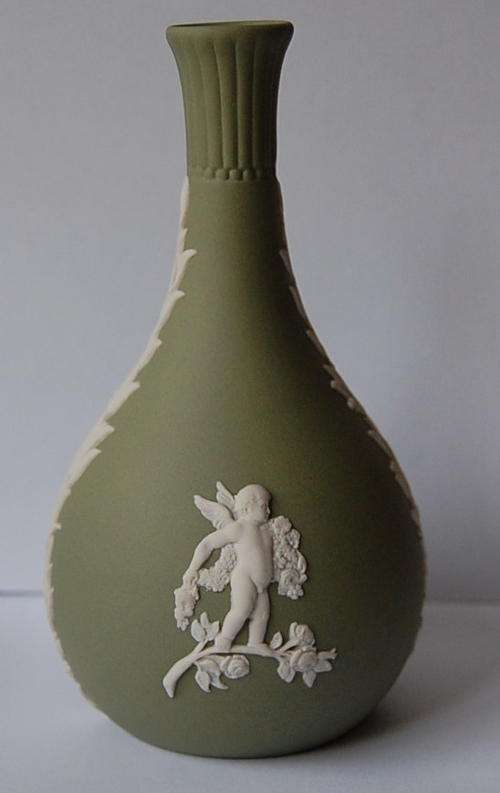 GREEN WEDGWOOD JASPERWARE BOTTLE NECK VASE