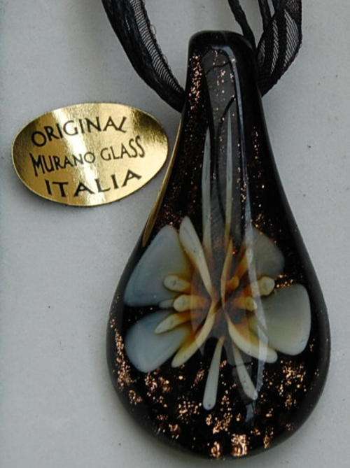 GENUINE MURANO GLASS PENDANT CREAM FLOWER WITH GOLD FOIL