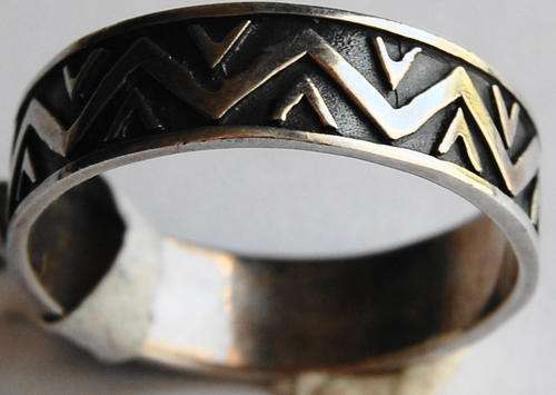 GENTS STERLING SILVER RING