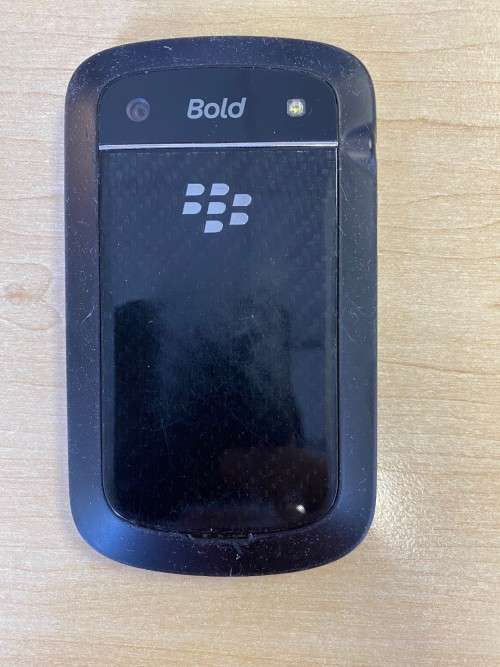 Blackberry Bold Touch 9900 (unlocked)