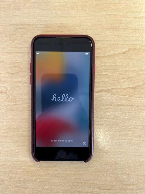 IPhone 7 32Gb (mint condition) + Original Apple leather case