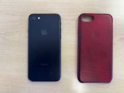 IPhone 7 32Gb (mint condition) + Original Apple leather case