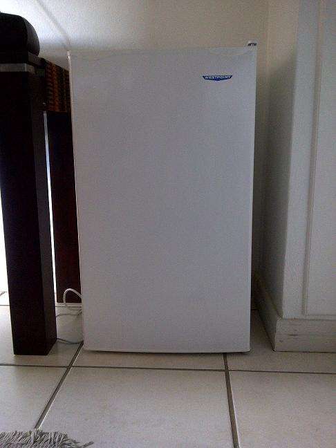 Westpoint Bar Fridge 130L - with freezer