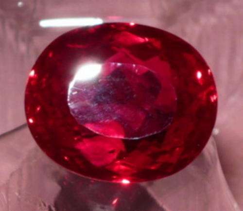 PIGEON BLOOD RED RUBY OVAL, 49.50 Ct.