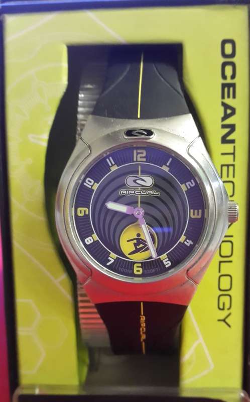 brand new ripcurl classic surf watch ocean technology ride on @ low start R1 auction