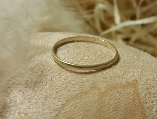 9CT GOLD WEDDING BAND 1.6MM
