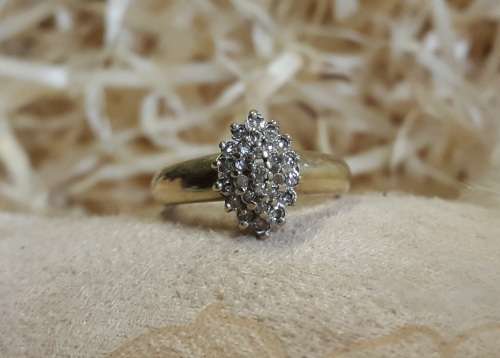 new gold listing!!! stunning 9ct gold ladies diamond cluster ring
