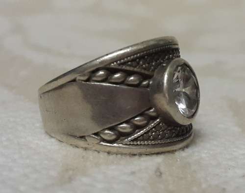 R1 AUCTION!!! LADIES 925 STERLING SILVER RING @ LOW START R1 AUCTION