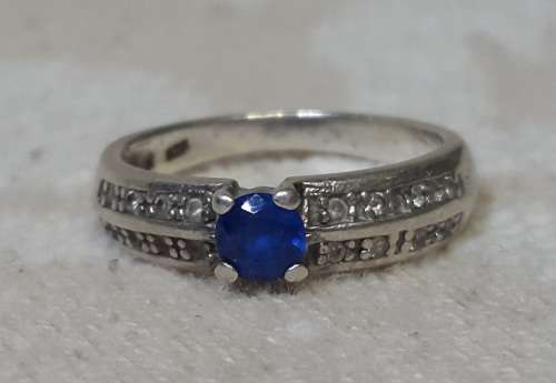 R1 AUCTION!!! LADIES 925 STERLING SILVER RING WITH BLUE AND CLEAR STONE @ LOW START R1 AUCTION